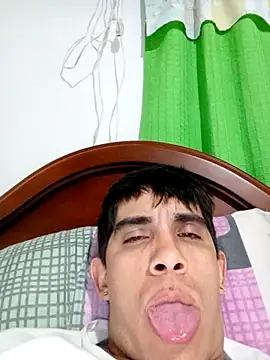 Snapshot of LarryCapija chatting on 10.23.25 LarryCapija online show from 10.23.25