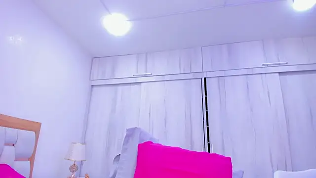 Snapshot of paola_rodriguez chatting on 01.12.25 paola rodriguez online show from 01.12.25