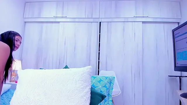 Snapshot of paola_rodriguez chatting on 01.15.25 paola rodriguez online show from 01.15.25