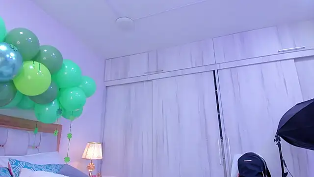 Snapshot of paola_rodriguez chatting on 03.17.25 paola rodriguez online show from 03.17.25