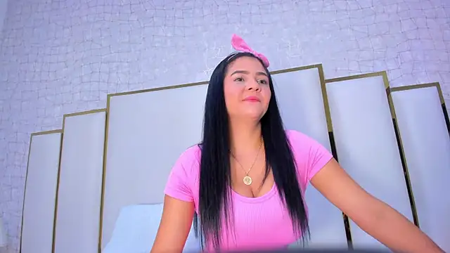 Snapshot of paola_rodriguez chatting on 09.11.25 paola rodriguez online show from 09.11.25