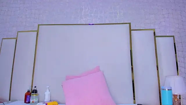 Snapshot of paola_rodriguez chatting on 10.23.25 paola rodriguez online show from 10.23.25