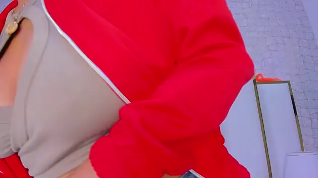 Snapshot of paola_rodriguez chatting on 10.30.25 paola rodriguez online show from 10.30.25