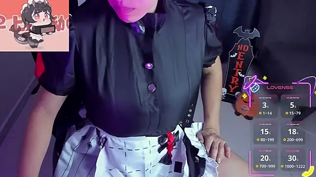 Roxy clark online show from 10.31.25