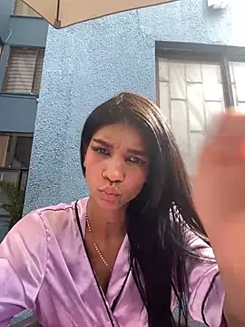 LauraAristizabal online show from 01.23.25