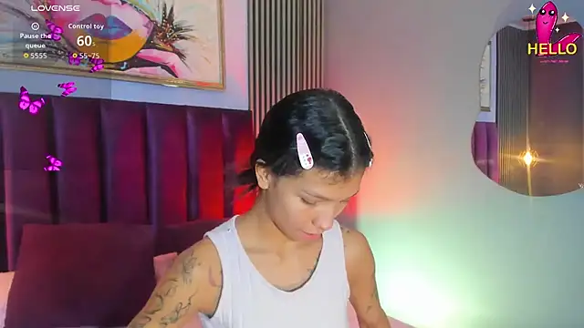 Snapshot of LauraAristizabal chatting on 11.06.25 LauraAristizabal online show from 11.06.25