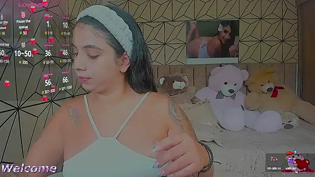 Snapshot of vane_lopez_ chatting on 10.14.25 vane lopez online show from 10.14.25