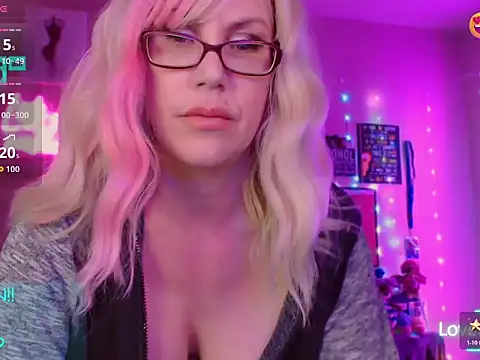 Snapshot of EmmaIsHere chatting on 02.04.26 EmmaIsHere online show from 02.04.26