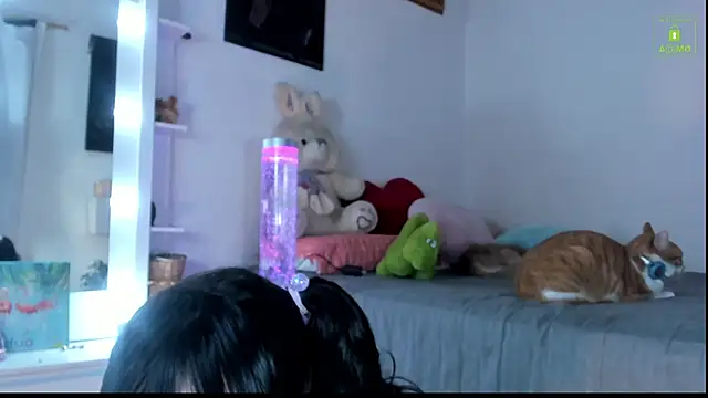 Snapshot of miaa-lee chatting on 11.15.25 miaa-lee online show from 11.15.25