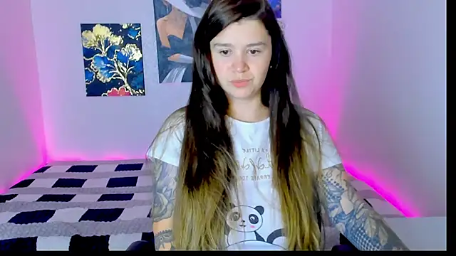 Snapshot of AmellyMilly chatting on 09.23.25 AmellyMilly online show from 09.23.25