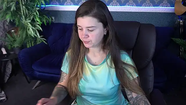 Snapshot of AmellyMilly chatting on 10.14.25 AmellyMilly online show from 10.14.25