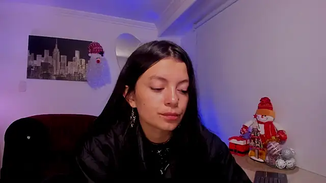 Meghan320 online show from 12.26.24