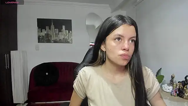 Snapshot of Meghan320 chatting on 10.03.25 Meghan320 online show from 10.03.25