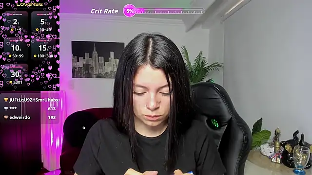 Snapshot of Meghan320 chatting on 10.11.25 Meghan320 online show from 10.11.25