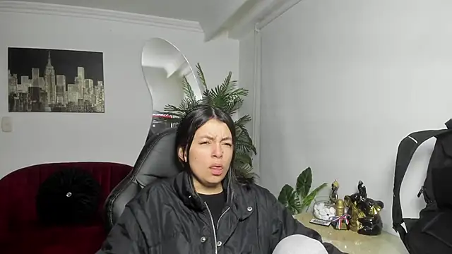 Snapshot of Meghan320 chatting on 10.13.25 Meghan320 online show from 10.13.25