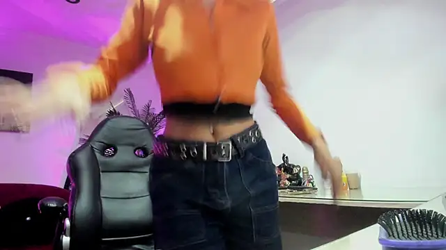 Snapshot of Meghan320 chatting on 10.31.25 Meghan320 online show from 10.31.25