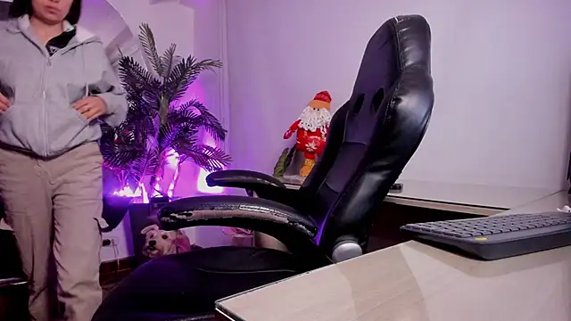 Meghan320 online show from 11.20.25