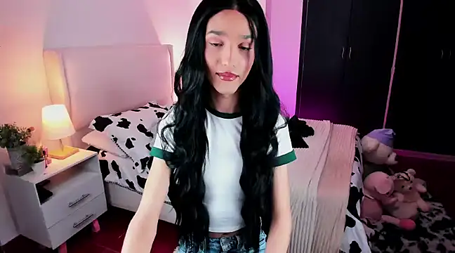 Snapshot of Ainhoads chatting on 01.29.25 Ainhoads online show from 01.29.25