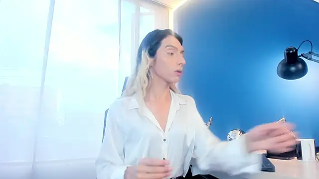 Snapshot of Victoria_Badgal_ chatting on 11.17.25 Victoria Badgal online show from 11.17.25