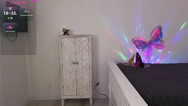 Snapshot of CharlotteDoe chatting on 12.11.24 CharlotteDoe online show from 12.11.24