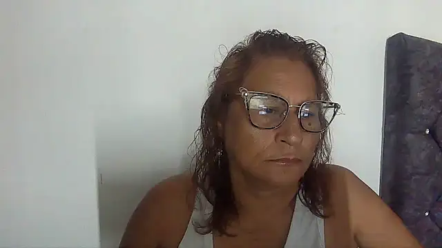 Snapshot of charrysexy1 chatting on 11.04.25 charrysexy1 online show from 11.04.25