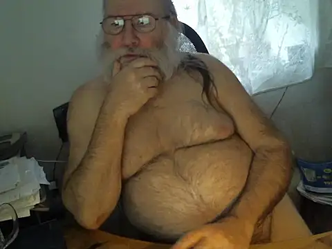 Snapshot of SexySantaC chatting on 01.15.25 SexySantaC online show from 01.15.25