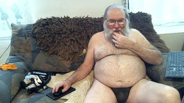 Snapshot of SexySantaC chatting on 02.02.25 SexySantaC online show from 02.02.25