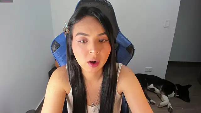 Snapshot of Miss_Nicole chatting on 10.05.25 Miss Nicole online show from 10.05.25