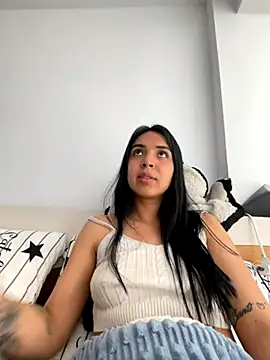 Snapshot of Miss_Nicole chatting on 10.05.25 Miss Nicole online show from 10.05.25