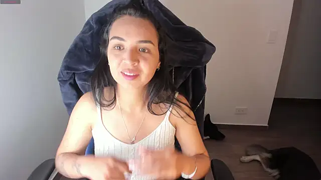 Snapshot of Miss_Nicole chatting on 10.18.25 Miss Nicole online show from 10.18.25