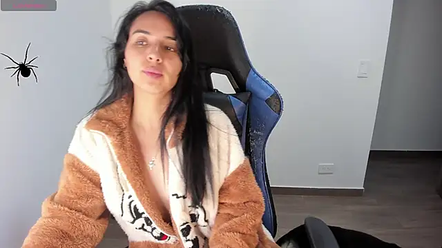 Snapshot of Miss_Nicole chatting on 10.24.25 Miss Nicole online show from 10.24.25