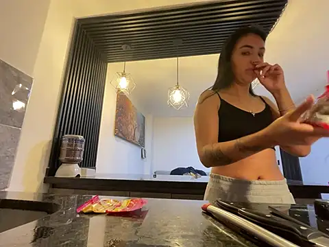 Miss Nicole online show from 04.12.26