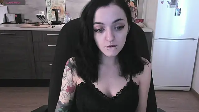 Snapshot of spticc chatting on 11.14.25 spticc online show from 11.14.25