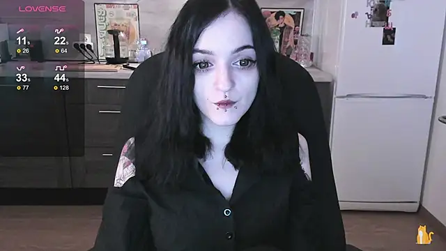 Snapshot of spticc chatting on 11.25.25 spticc online show from 11.25.25