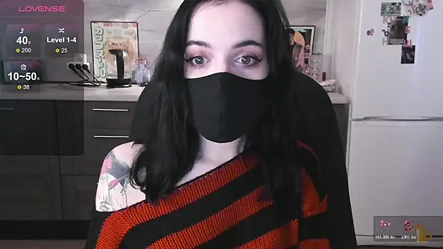 Snapshot of spticc chatting on 12.05.25 spticc online show from 12.05.25