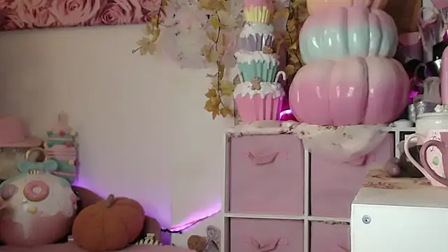 elyink online show from 12.18.25