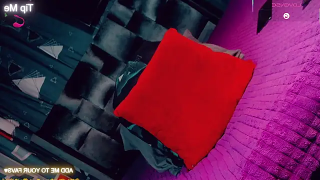 Snapshot of CharlotteBigCock chatting on 01.17.26 CharlotteBigCock online show from 01.17.26