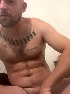 Snapshot of bigguy101 chatting on 10.08.25 bigguy101 online show from 10.08.25