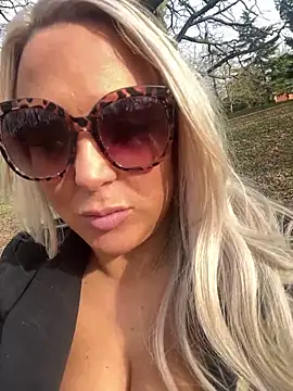 Bustyblondebabe32 online show from 03.21.25