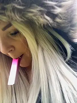 Bustyblondebabe32 online show from 10.30.25