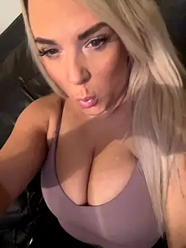 Bustyblondebabe32 online show from 12.03.25