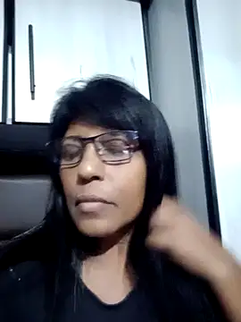 Snapshot of MsAttitude chatting on 12.13.24 MsAttitude online show from 12.13.24