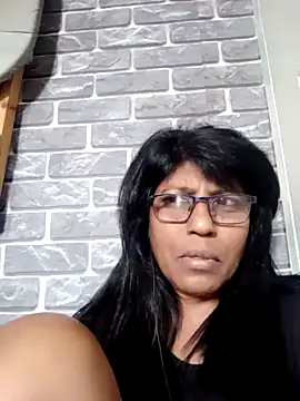 Snapshot of MsAttitude chatting on 12.14.24 MsAttitude online show from 12.14.24