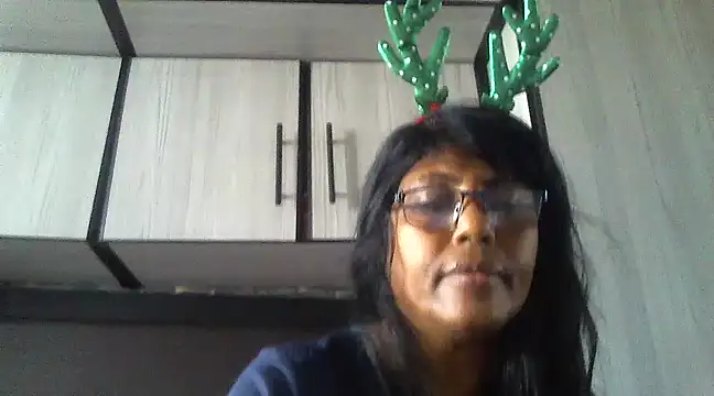 Snapshot of MsAttitude chatting on 12.19.24 MsAttitude online show from 12.19.24