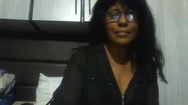 Snapshot of MsAttitude chatting on 12.24.24 MsAttitude online show from 12.24.24