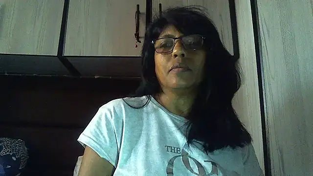 Snapshot of MsAttitude chatting on 01.11.25 MsAttitude online show from 01.11.25