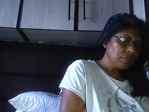 Snapshot of MsAttitude chatting on 01.28.25 MsAttitude online show from 01.28.25