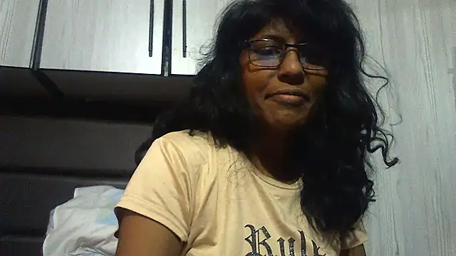 Snapshot of MsAttitude chatting on 02.10.25 MsAttitude online show from 02.10.25