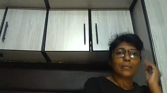 Snapshot of MsAttitude chatting on 02.22.25 MsAttitude online show from 02.22.25