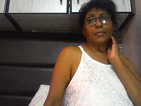 Snapshot of MsAttitude chatting on 02.24.25 MsAttitude online show from 02.24.25